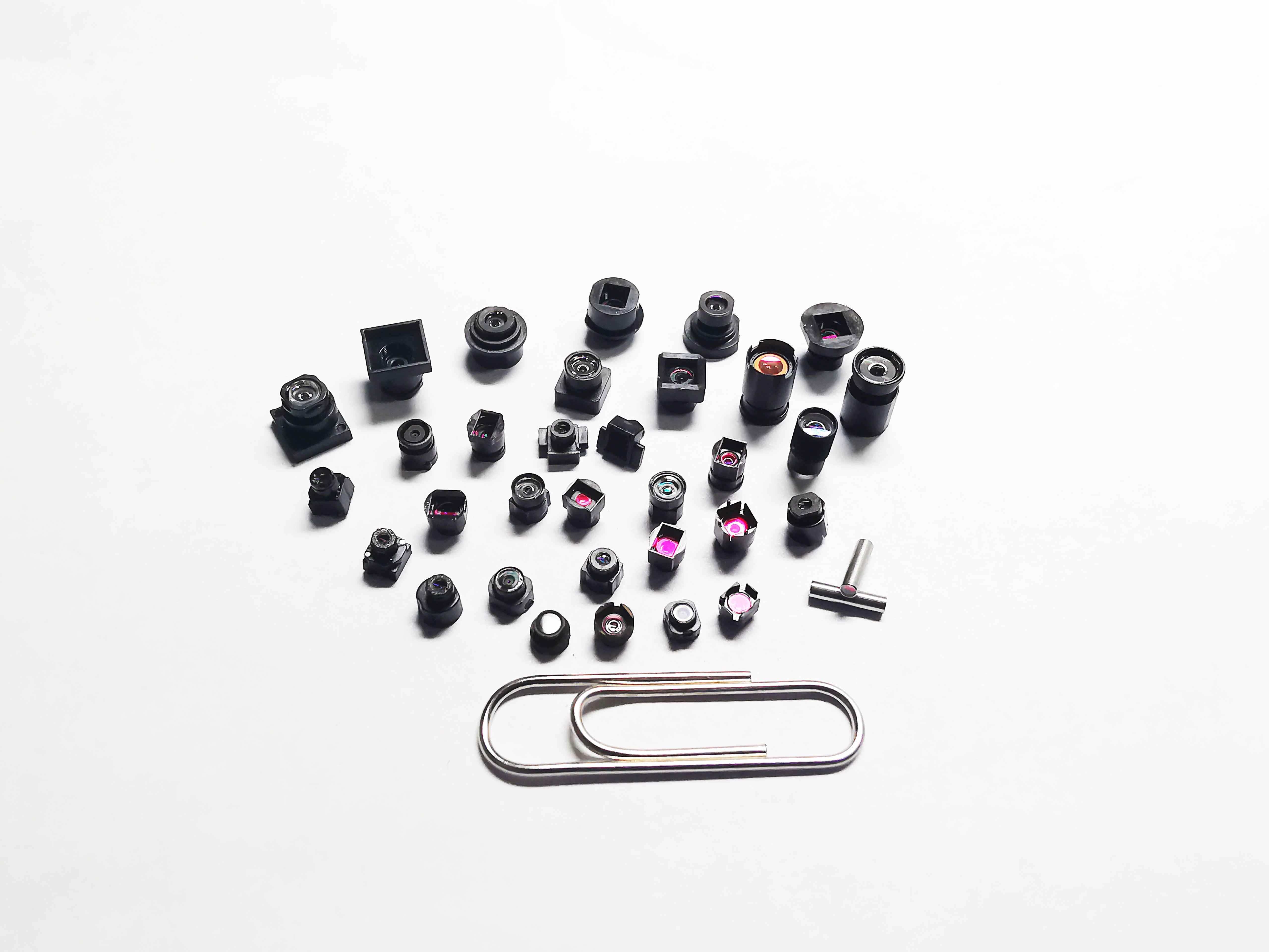 العدسات التنظيرية: 